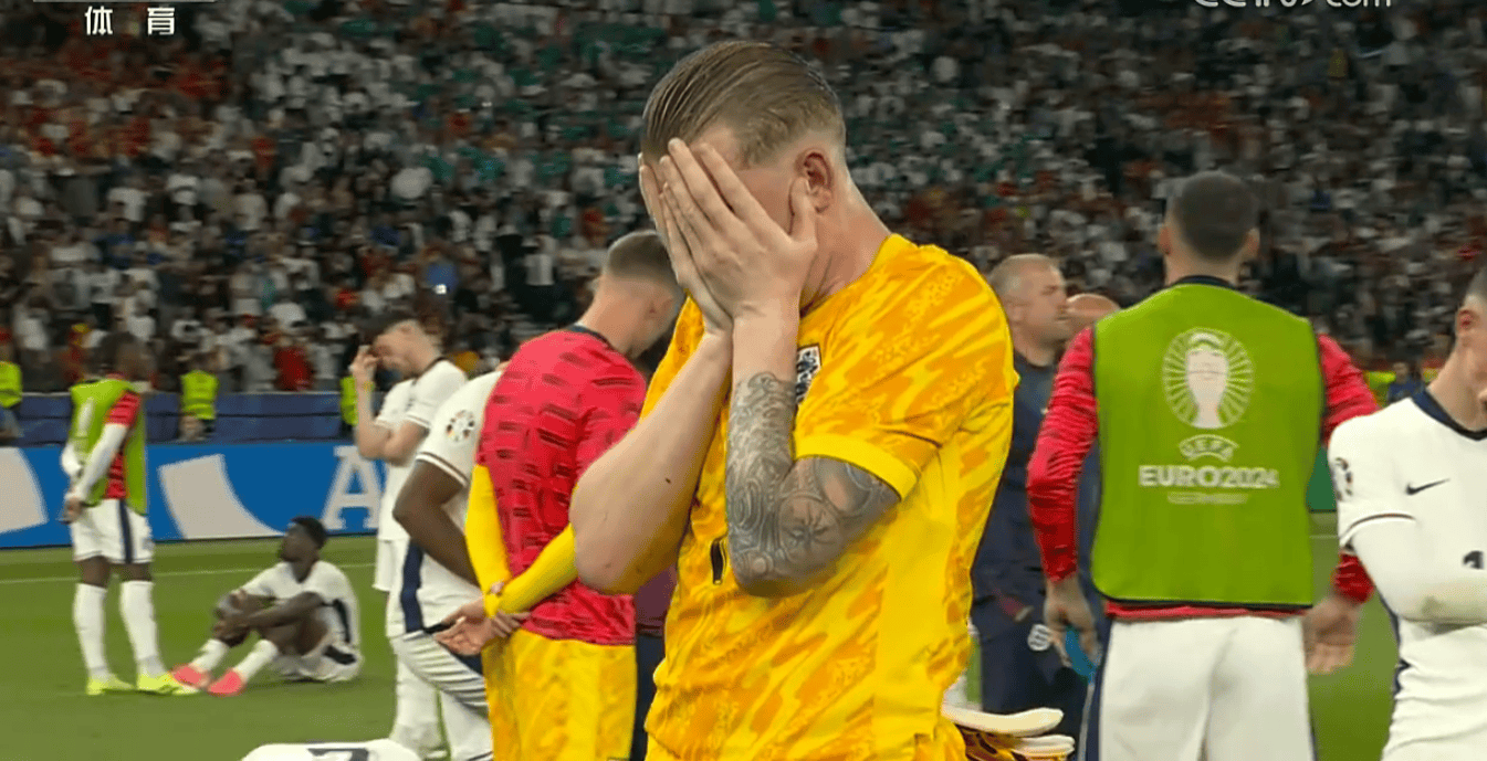 凯恩连续十场比赛得分超过刷新纪录，西班牙队不断突破！