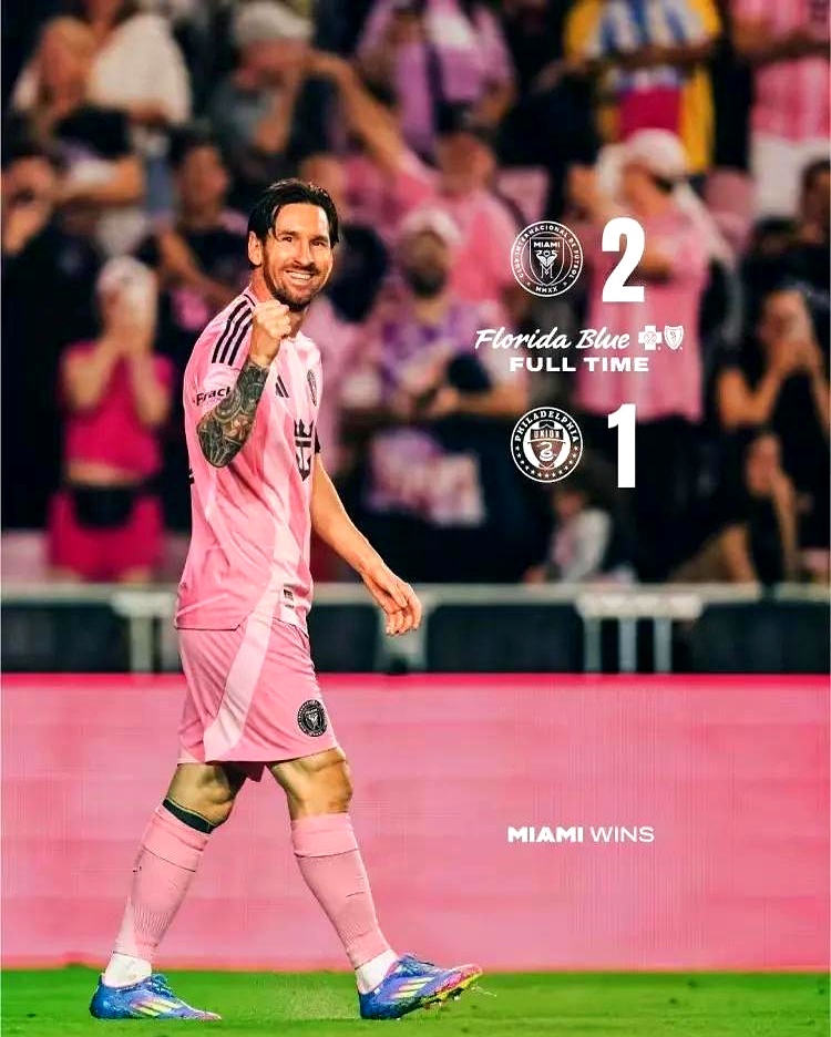 领先优势明显引发热议！，莱万多夫斯基在瑞士队比赛中重返赛场比赛高潮迭起(亨赛尔与格莱特原文)